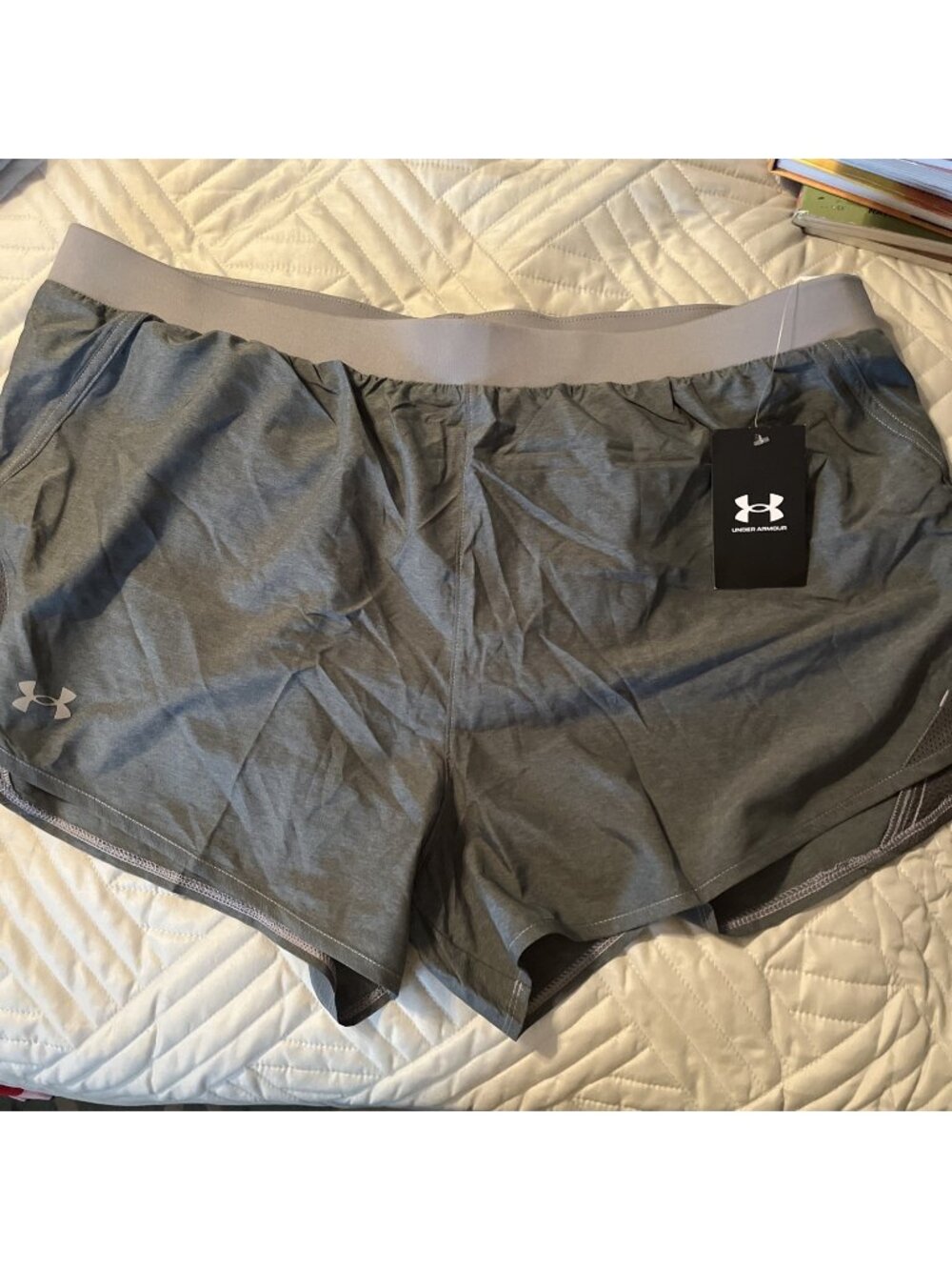 Under Armour Women's XXL Gray Elastic Waist Shorts Pockets Heatgear Loose NWT